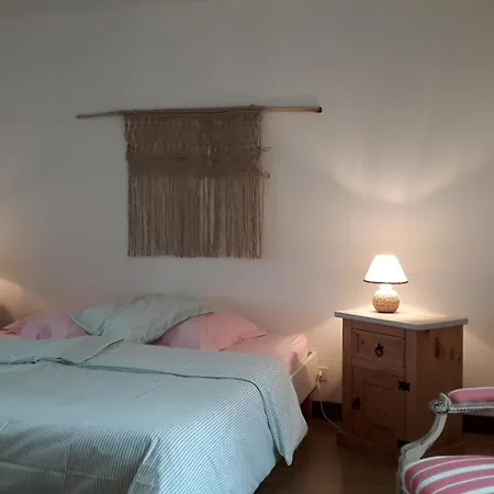 Gites Lalaurie Sauveterre-la-Lemance Room photo