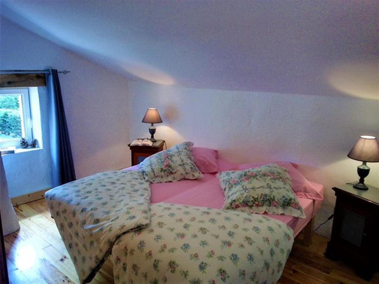 Lalaurie Holiday home Sauveterre-la-Lemance